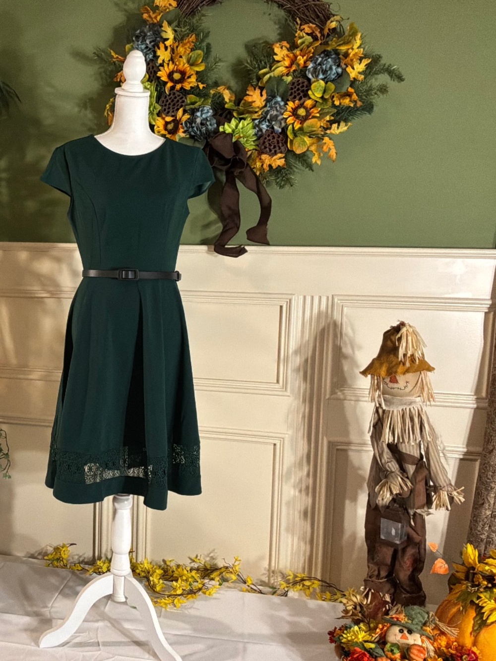 Green retro 50’s style dress with belt